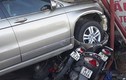 Ôtô Honda CR-V “phi thân” qua 12 xe máy bất thành
