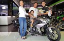 Dân chơi Sài Gòn "xách" 150 triệu tiền lẻ mua Kawasaki Z300