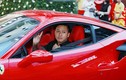 Tuấn Hưng cưỡi "siêu ngựa" Ferrari tiền tỷ tại Hà Nội