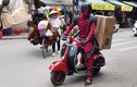 Siêu anh hùng Deadpool cưỡi xe máy Vespa trên phố Hà Nội 