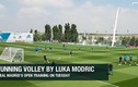 Video: Xem siêu phẩm volley của Modric trên sân tập Real 