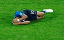 Mbappe tái diễn màn ăn vạ trong chiến thắng của Pháp