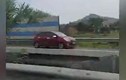 Video: Nữ tài xế lái xe ngược chiều vun vút trên cao tốc Nội Bài - Lào Cai