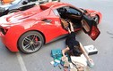 Muôn kiểu "ngã sấp mặt" bên siêu xe của giới nhà giàu Việt
