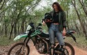 Thiên thần nội y Victoria's Secret lái xe máy khám phá Việt Nam