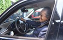 Thủ tướng Malaysia 94 tuối lái xe VinFast tốc độ 120km/h