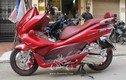 Honda PCX đỏ lòm, nổi bần bật tại Hà Nội