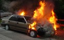 Tai nạn kinh hoàng vì xịt nước hoa, hút thuốc trong ôtô