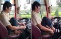 Video: Tài xế Việt vừa lái xe khách vừa đi giày