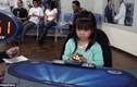 Bé gái 3 tuổi xoay Rubik trong 47 giây đáng kinh ngạc