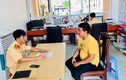 Thích "chơi nổi" 2 thanh niên vừa chạy xe vừa tắm nhận quả đắng