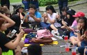 Sinh viên thà kham khổ miễn “ôm” được iPhone?