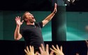 Một ngày làm việc của triệu phú Tony Robbins có gì khác biệt?