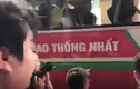 Video: Olympic Việt Nam trong vòng vây người hâm mộ