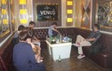 Quán karaoke ở Hà Nội cho người nước ngoài 'bay lắc' trong mùa dịch