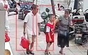 Tên lửa gieo mưa suýt rơi vào người đi bộ ở Trung Quốc