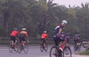 Vác xe đạp quay đầu giữa cao tốc khi thấy CSGT ghi hình