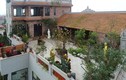 Ngôi nhà cổ trăm tuổi nằm trên nóc biệt thự ở Hà Nội