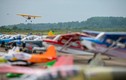 Hơn 200 máy bay mô hình biểu diễn bay qua vòng lửa ở Hà Nội
