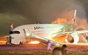 Máy bay bốc cháy dữ dội tại Nhật Bản hiện đại cỡ nào?