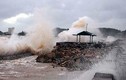Tận mắt sóng biển “bom tấn” cao chục mét ở Đồ Sơn