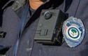 Camera gắn ngực của cảnh sát quốc tế hiện đại cỡ nào?