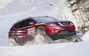 Nissan Rouge Warrior lắp bánh xích chinh phục núi tuyết