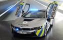 Siêu xe xanh BMW i8 “khoác áo” cảnh sát Séc