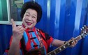 Cụ bà 81 tuổi chơi Rock khiến dân tình mê mẩn