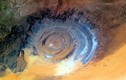 Tận mục con mắt thần khổng lồ giữa sa mạc Sahara 