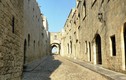 Khám phá thành phố thời Trung cổ độc đáo ở Hy Lạp