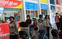Bắt 2 nhân viên sân bay trộm hành lý ở Hà Nội