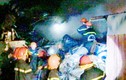 TPHCM: Hàng trăm chiến sĩ tham gia chữa cháy bãi phế liệu