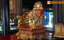 Lóa mắt trước loạt đồ nội thất dát vàng của vua nhà Nguyễn