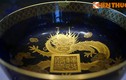 Ngắm bộ đồ sứ ngoại dát vàng của vua nhà Nguyễn
