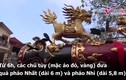 Hàng nghìn người reo hò trong điệu múa trai giả gái của quan đám ở Đồng Kỵ