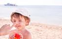 Nhiều bố mẹ không hiểu tác hại khủng khiếp của tia UV lên con trẻ