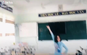 Video: Cô giáo xinh đẹp quay clip cùng học sinh 