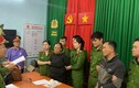 Bắt cặp vợ chồng “hờ” làm giả giấy phép lái xe máy ở Huế