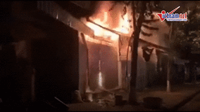Video: Cháy cửa hàng, 2 vợ chồng cùng con gái 12 tuổi tử vong