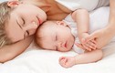 Cách rèn trẻ tự ngủ hiệu quả nhưng mẹ nên cân nhắc