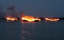 Nhìn lại vụ cháy kinh hoàng trong đêm trên bến tàu Cửa Đại