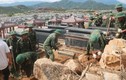  Đà Nẵng: Sạt lở nghĩa trang, hơn 1.000 chiến sĩ tham gia tìm mộ