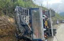 Quảng Nam: Xe tải mất lái lao vào taluy, 2 người kẹt trong cabin