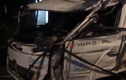 Quảng Ngãi: Hiện trường xe khách va chạm xe tải chở dừa, 4 người thương vong