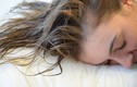 5 tác hại khi để tóc ướt đi ngủ 
