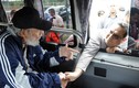 Cựu Chủ tịch Fidel Castro tái xuất sau 14 tháng