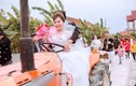 Đám cưới rước dâu bằng máy cày ở xứ Nghệ gây sốt