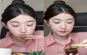 “Hot girl mukbang” Nghệ An chỉ ngồi ăn cũng hút hàng triệu lượt xem