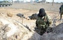 Binh sĩ Ukraine hối hả đào công sự gần Slavyansk